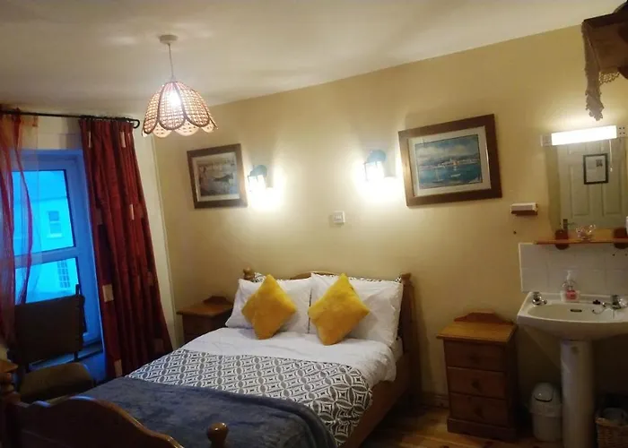 Vaughans Pub/Accommodation