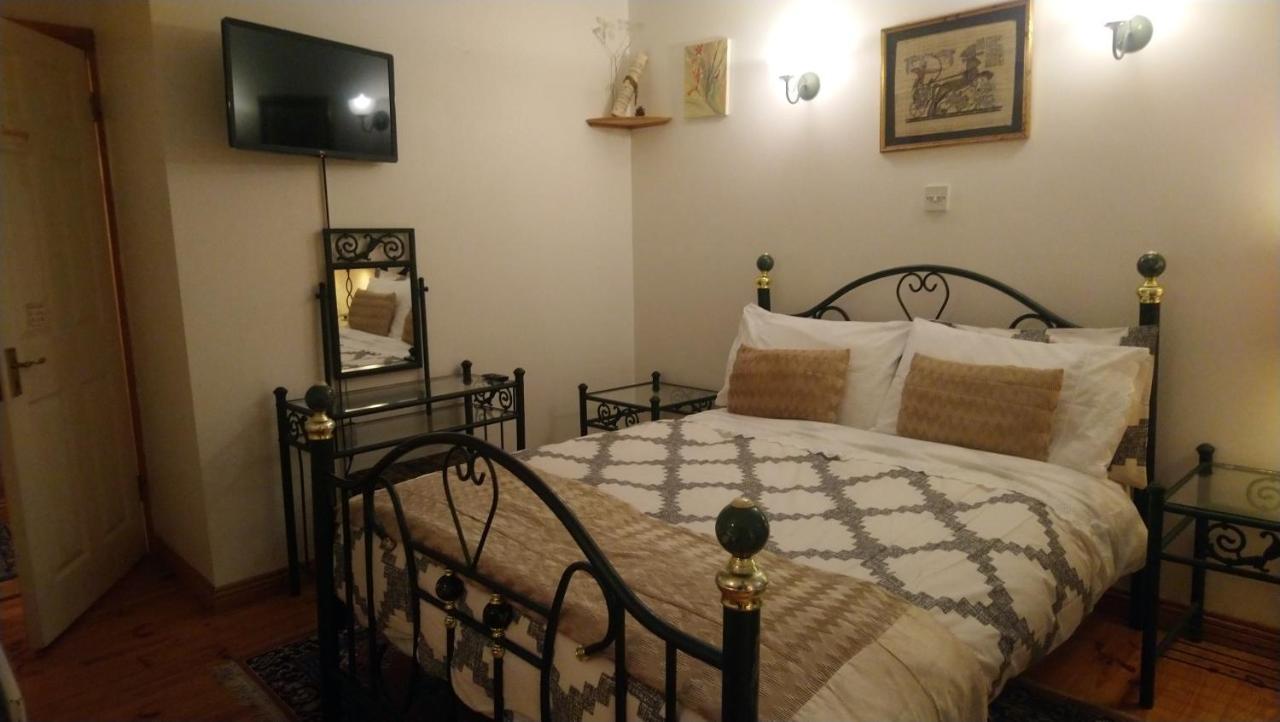 Vaughans Pub/accommodation Guest house